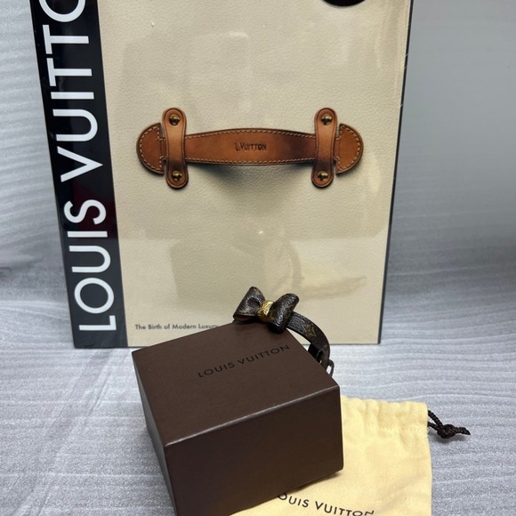 Louis Vuitton Leather Monogram Favorite Bow Bracelet - Picture 3 of 10